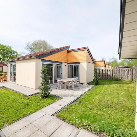 Spacious With Terrace Ferienhaus Zevenhuizen (Zuidplas)