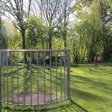 Spacious With Terrace Holiday home Zevenhuizen (Zuidplas)